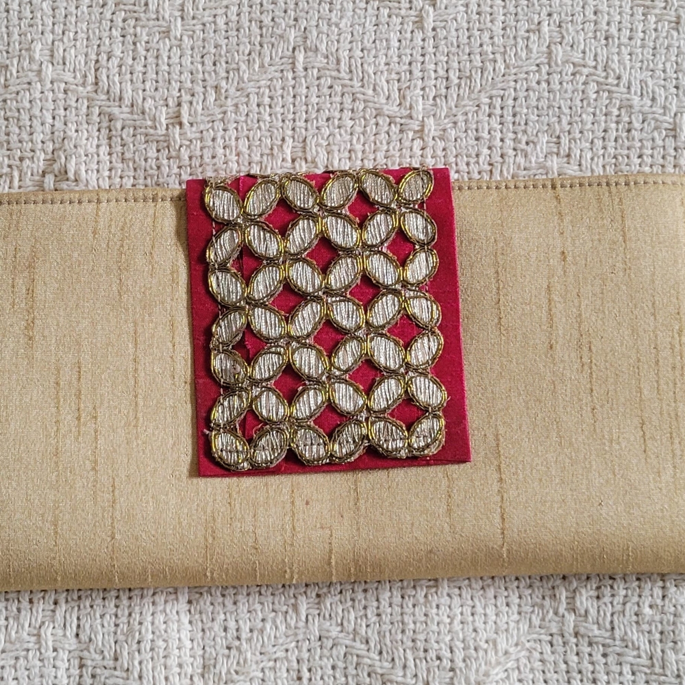 Multicolor Embroidered Women's Clutch Set - Picture 5 of 16